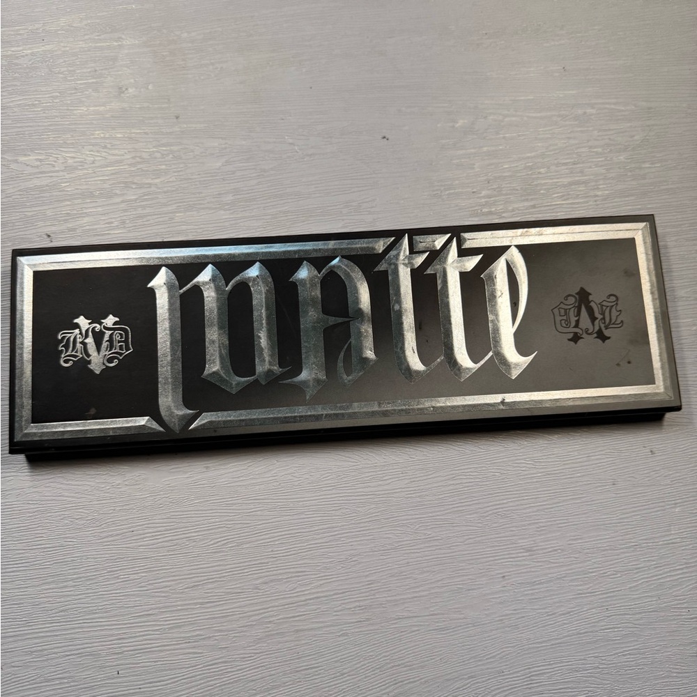 Kat Von D Matte Metal Eyeshadow Palette